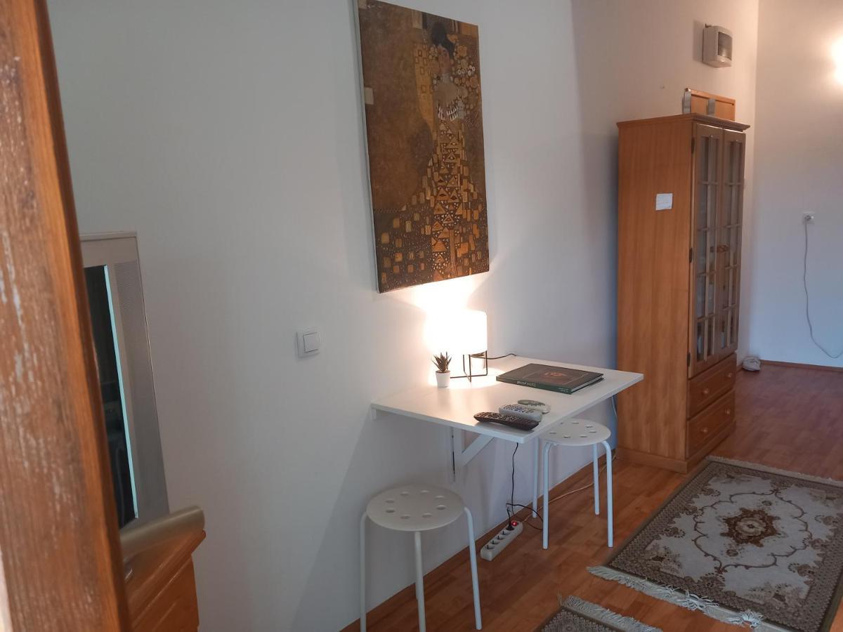 בלגרד Cosy Rooftop Studio With Balcony מראה חיצוני תמונה